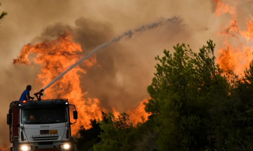 Η Πυροσβεστική έχει καταγράψει 73 φωτιές το τελευταίο 24ωρο σε όλη τη χώρα